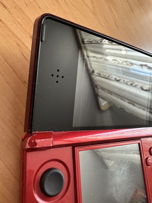 De vanzare Nintendo 3ds rosu modat, cu incarcator si husa