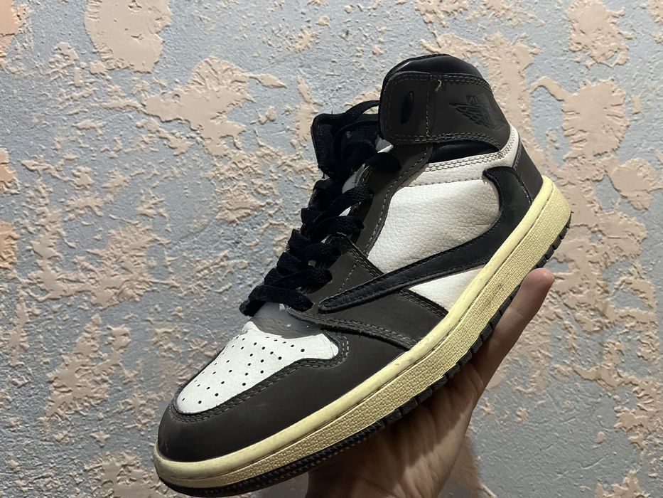 Nike Travis Scott x Jordan 1 "Cactus Jack"