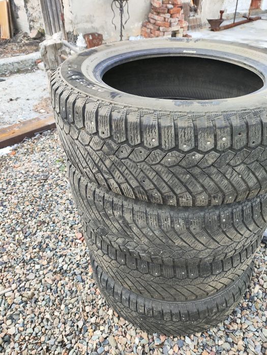 Продам шины зимние R17 срочно