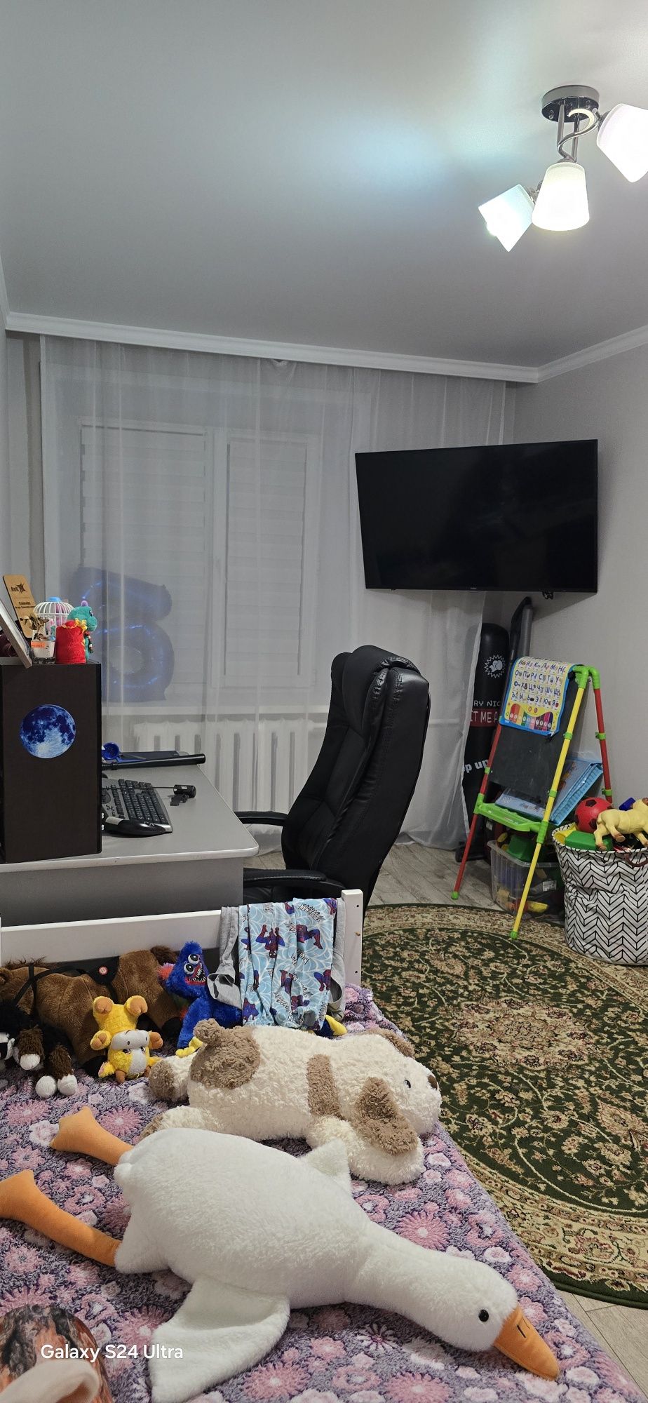 Продам  трёхкомнатную квартиру