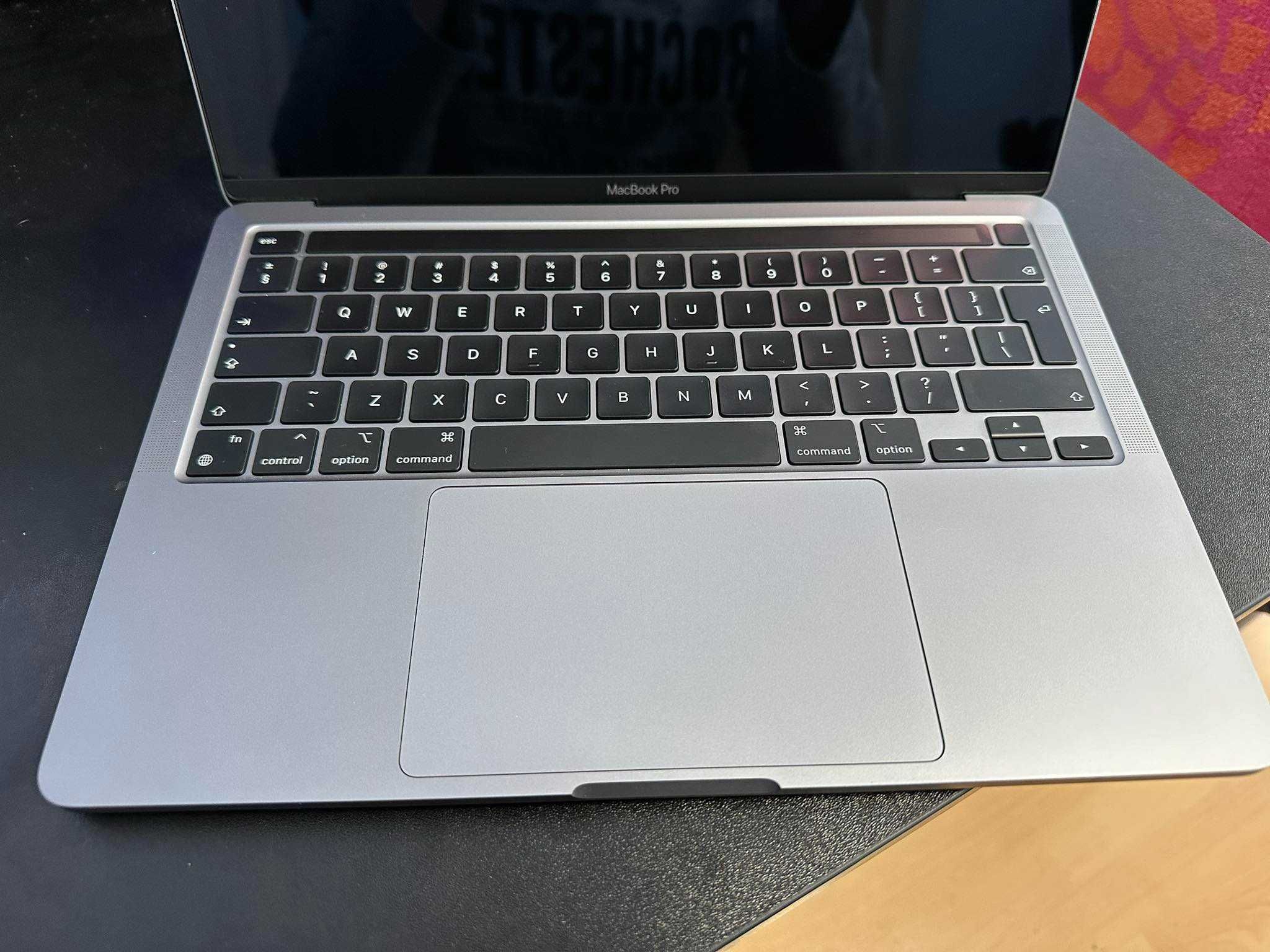 Apple MacBook Pro M2 13inch + Подарък Airpods Pro 2nd generation