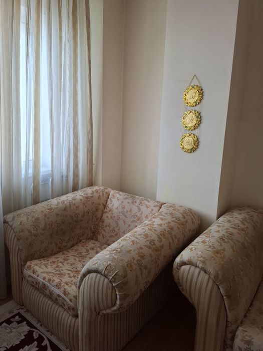 Диван мен 2 кресло сатылады