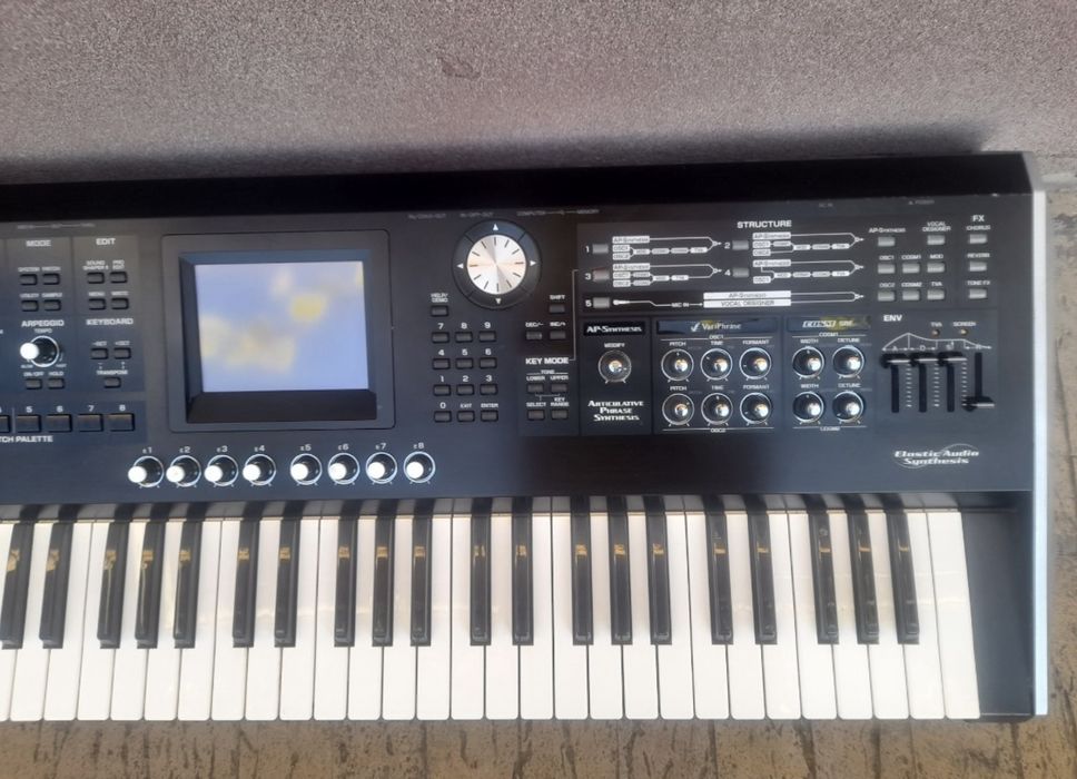 synth profesional Roland V-Synth GT