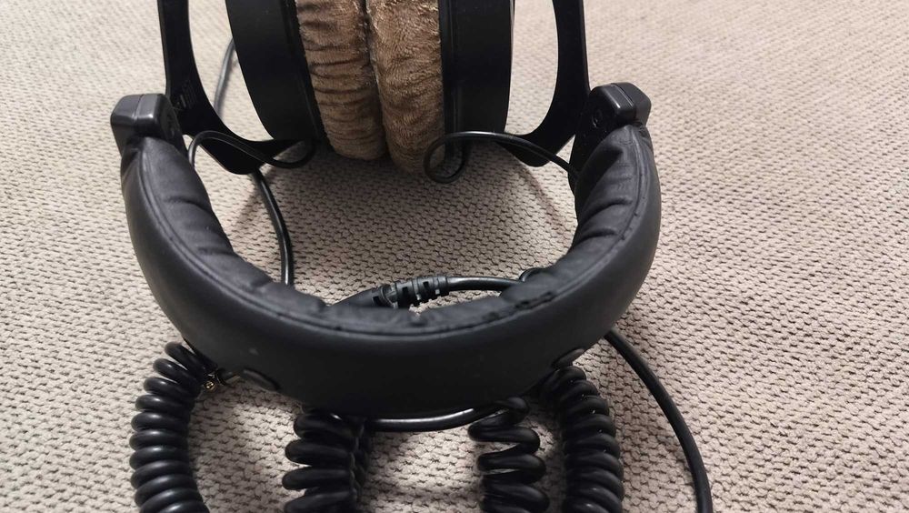 Casti Hi-Fi Beyerdynamic DT 990 PRO 250 Ohm Open Studio Monitoring