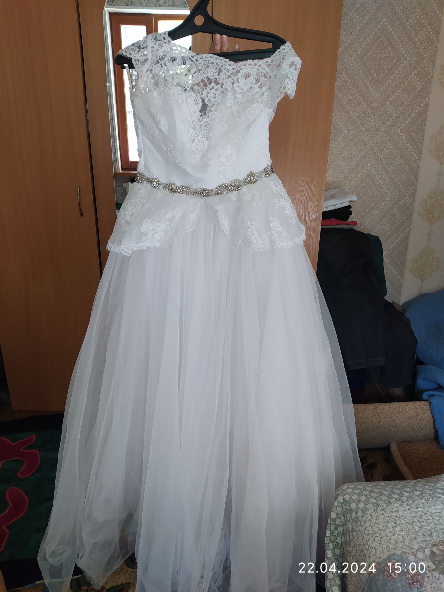 Свадебное платье за 10.000 тенге