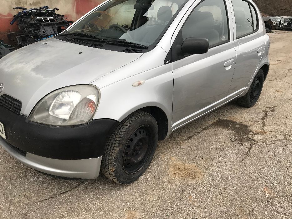 Toyota Yaris 1.0i 68к.с. на части