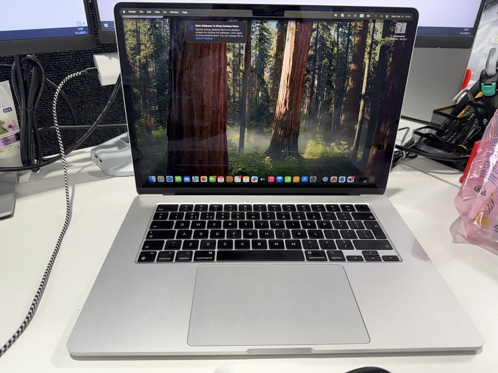 Macbook Air 15 2023 M2 8 cores, 8GB, 10 cores GPU