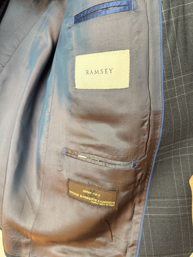 Продам костюм Ramsey оригинал новый