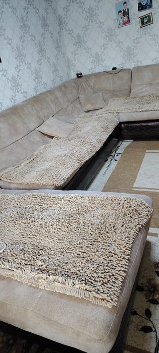 Продам диван угловой в отличном состоянии  120000