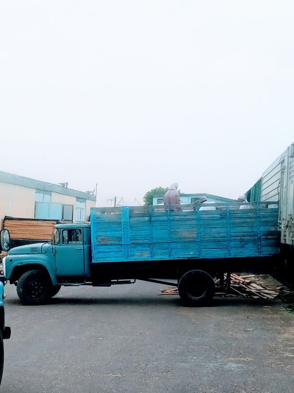 Zil 130 sotiladi srochna