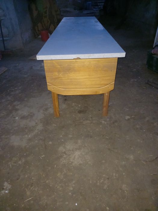 Masa de vânzare din lemn masiv