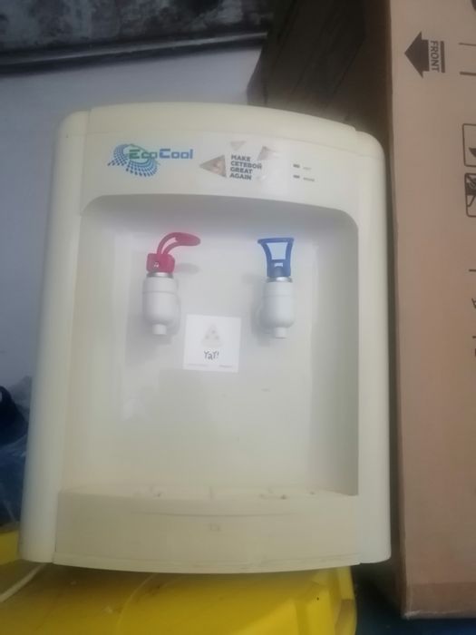 Диспенсор  настольный