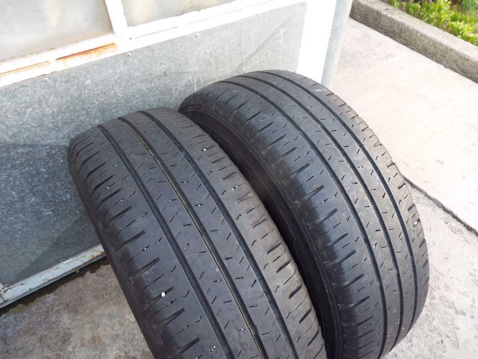 vand 2 anvelope de vara 215/70/15C nexen pret 250lei amandoua