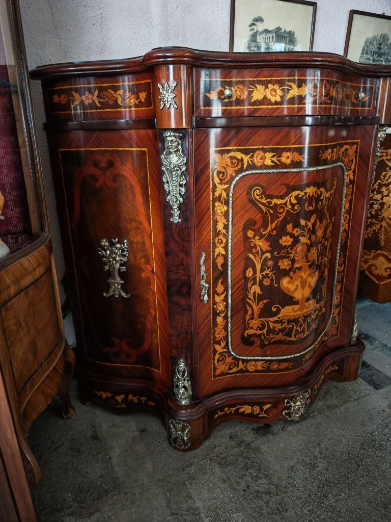 Барокова шкаф с интарзия