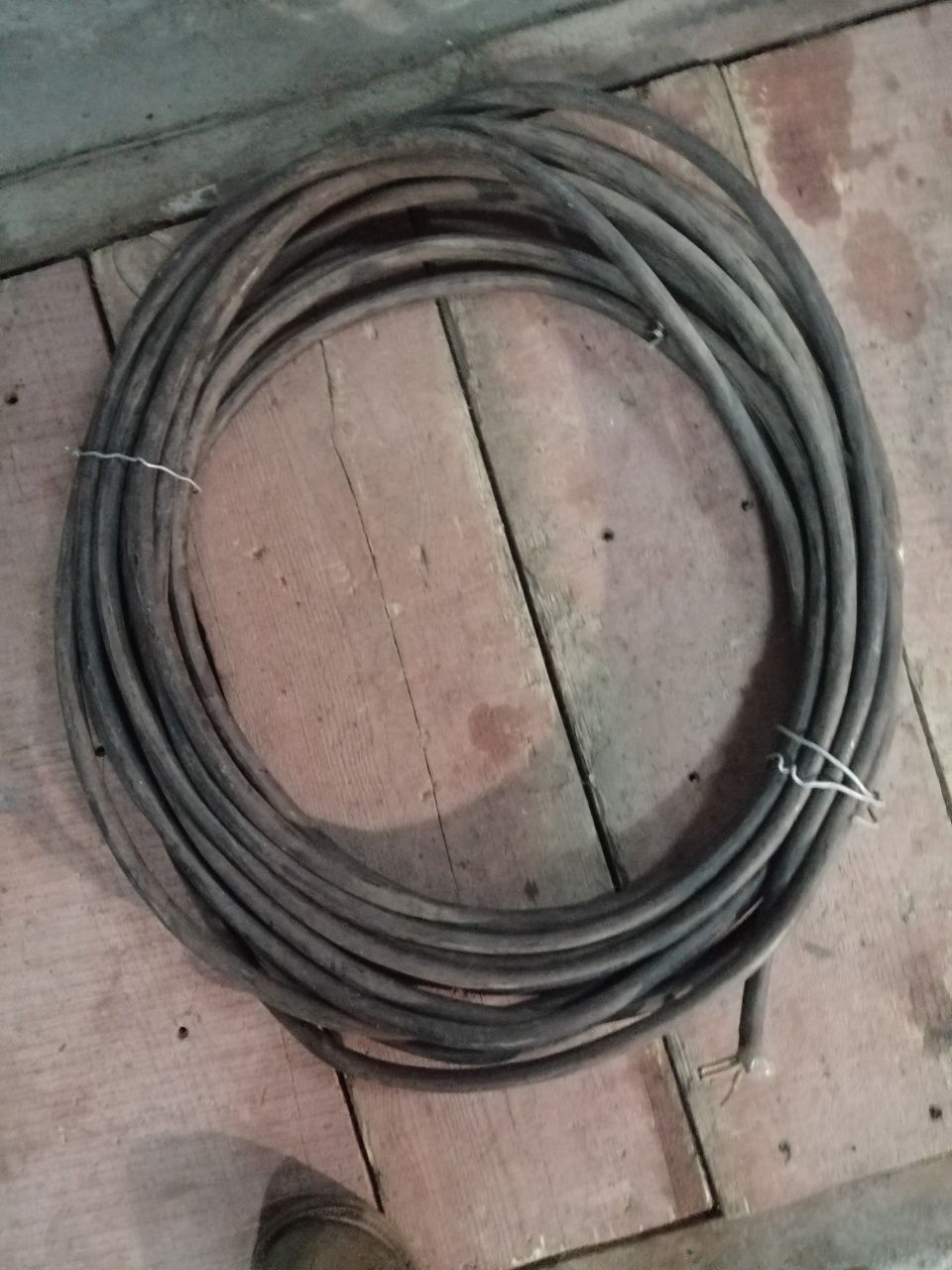Продам кабель трех жыльный медный и 4 жильный алюминевый