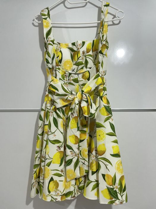 Къса рокля с лимони