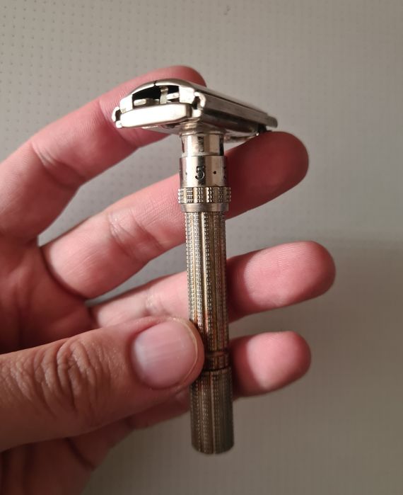 Aparat De Ras Gillette Clasic Ajustabil Barbierit Slim Classic