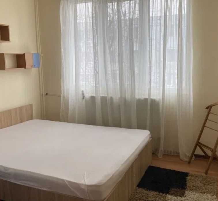 Дава се под наем Тристаен апартамент в Пловдив, Център - 80 кв.м за 234.6 € - Снимка #2