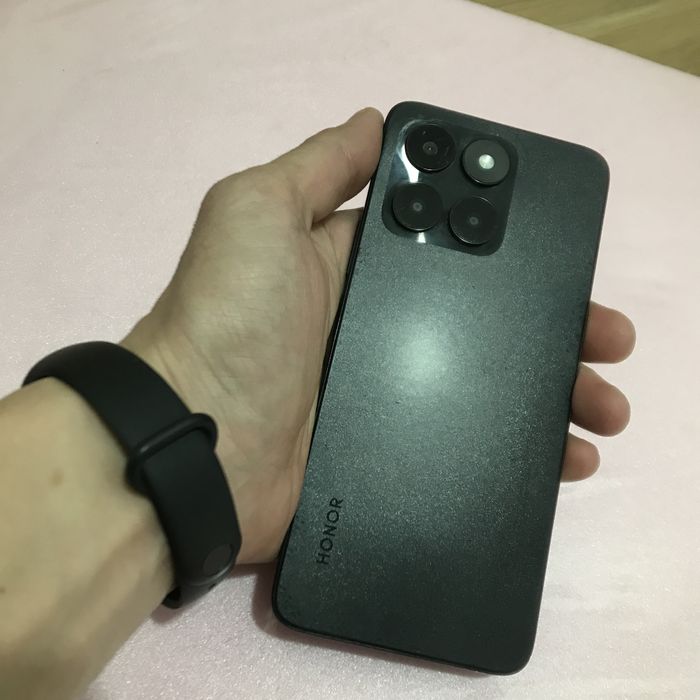 Продам хонор х6а в отличном состаяние