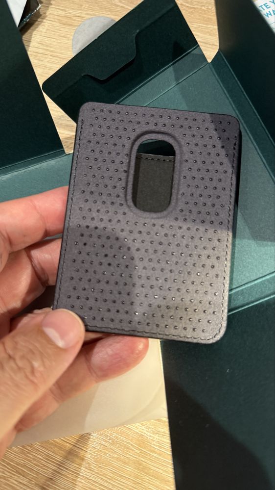 Продавам Mous wallet