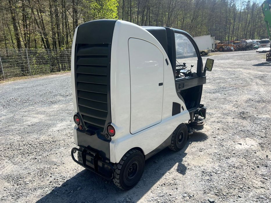 Automaturatoare aspirator stradal automaturatoare Moro Cocinela