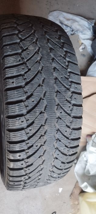 Продам 1шт зимнюю шину 235/60/18