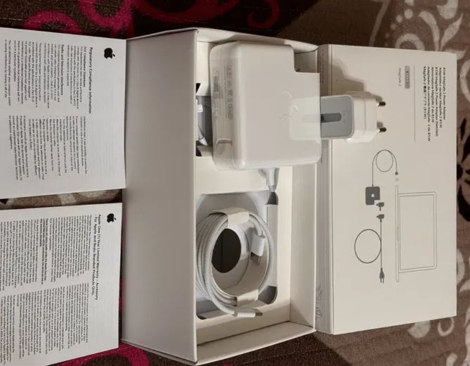 - от MacBook 45W - зарядка, блок питания, шнур макбука ! ! !