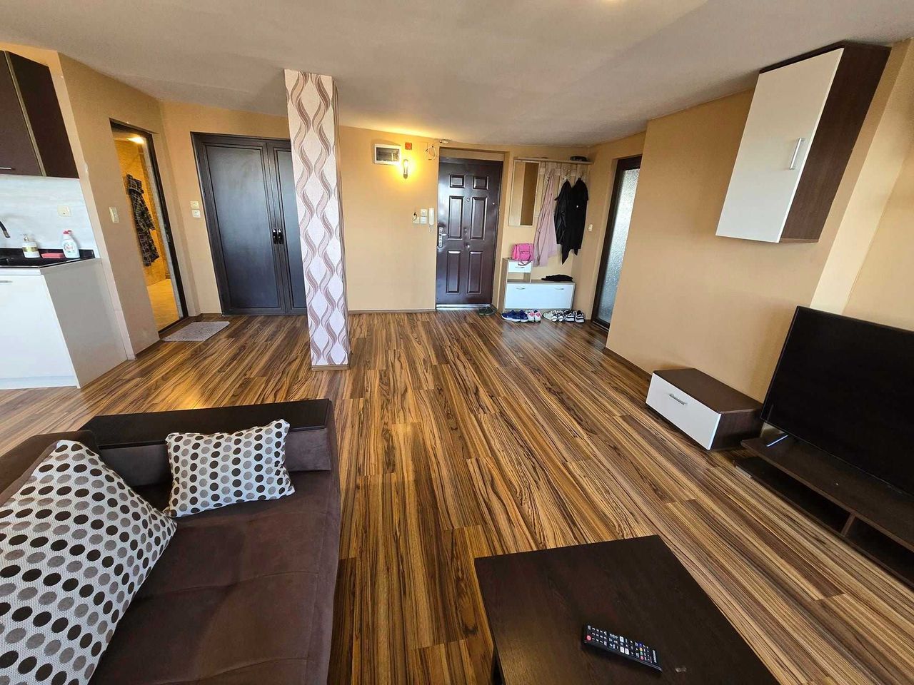 Продава се Двустаен апартамент в Стара Загора, Център - 82 кв.м за 1281 €/кв.м - Снимка #4