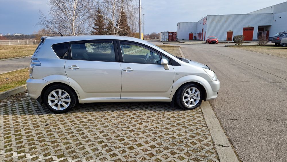 Toyota Corolla Verso 2.2 D4D 136кс