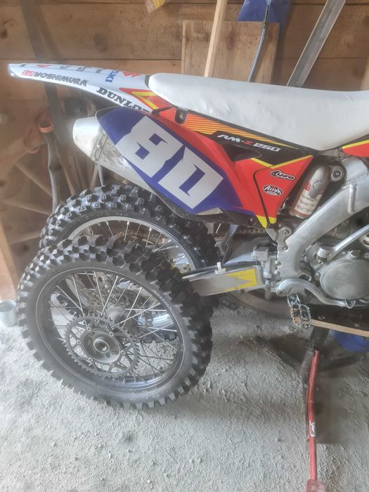 Suzuki rmz 250 . 2012  foarte bine intreținut, schimb cu wv t4