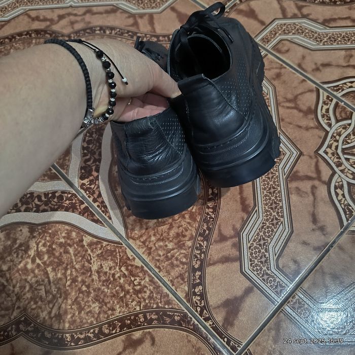 Pantofi din piele naturală!