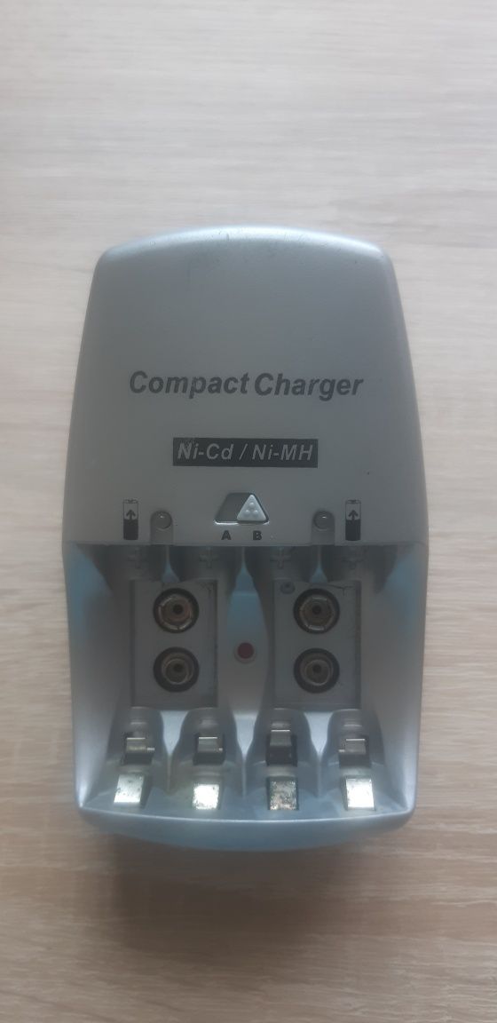 Incarcator baterii AA /compact charger