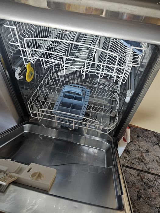 Съдомиялна свободно стояща за части.