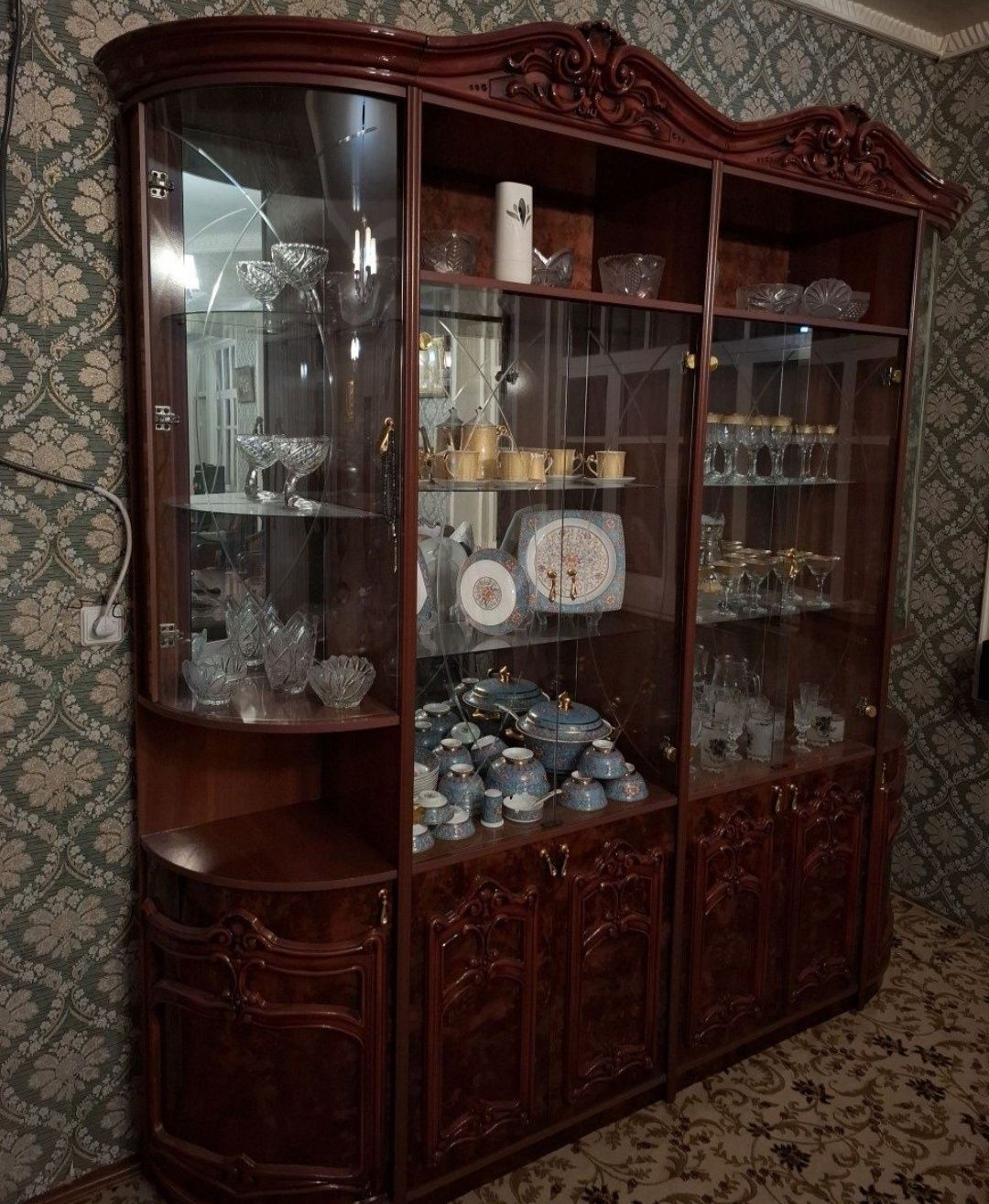 Продаётся горка-стенка