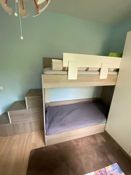 Двуетажно легло с матраци