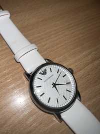 Бял часовник Emporio Armani