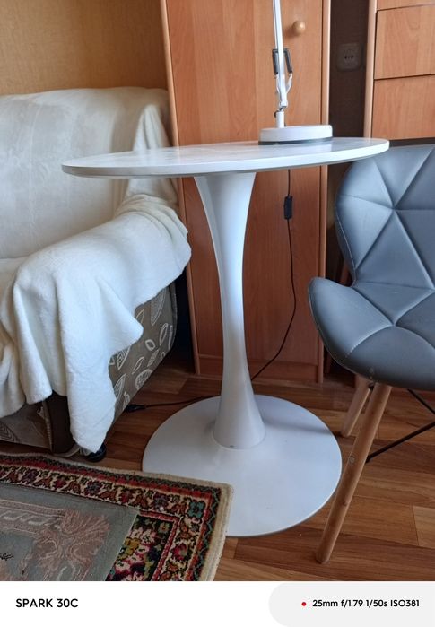 Продам столы стулья