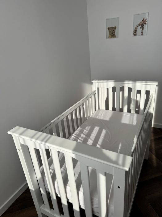 Se vinde pat de lemn pentru copii Pottery Barn!