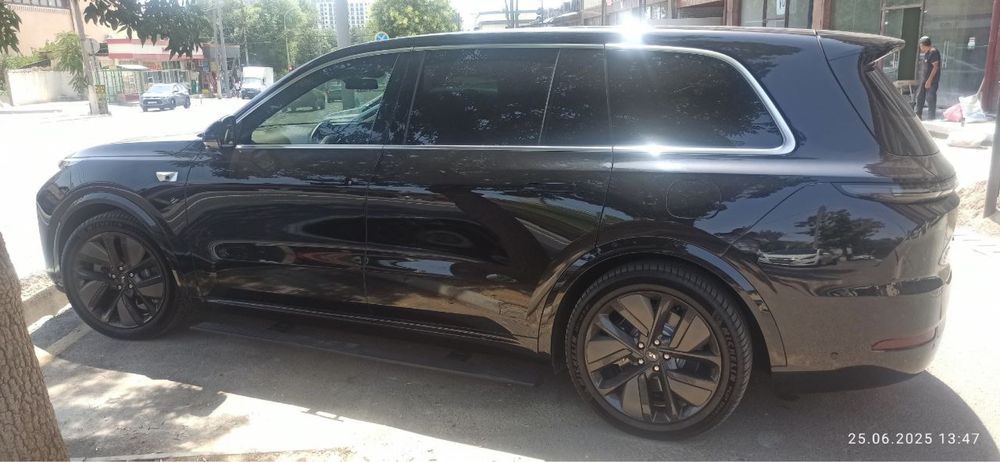 Продам li9 ultra 2024 год