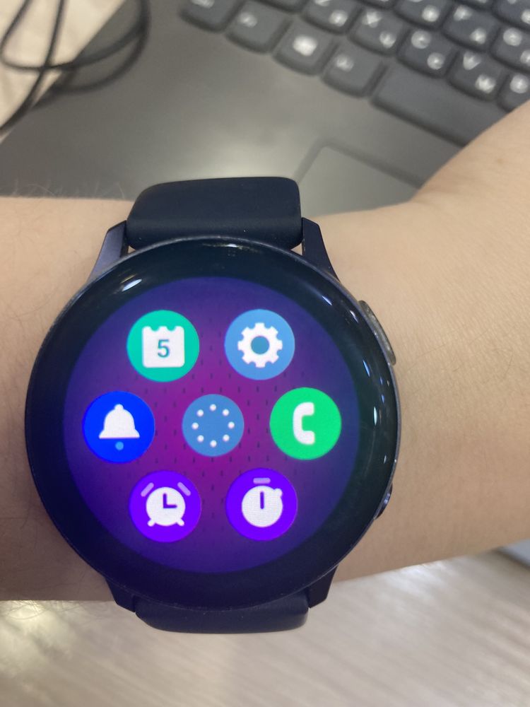 Продам Samsung Galaxy Watch Active2