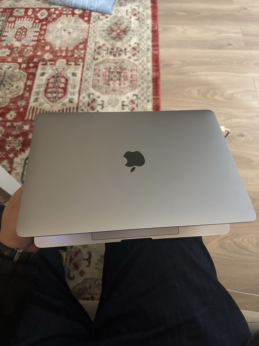 MacBook Pro 256гб