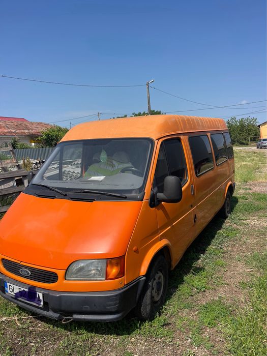 Microbuz Ford Transit