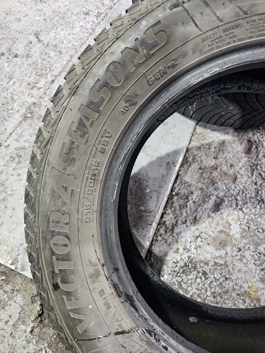 215 60 16 m+s goodyear allseason