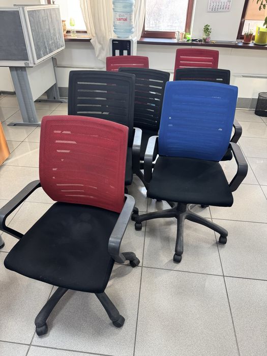 Кресла офисные в хорошем состоянии