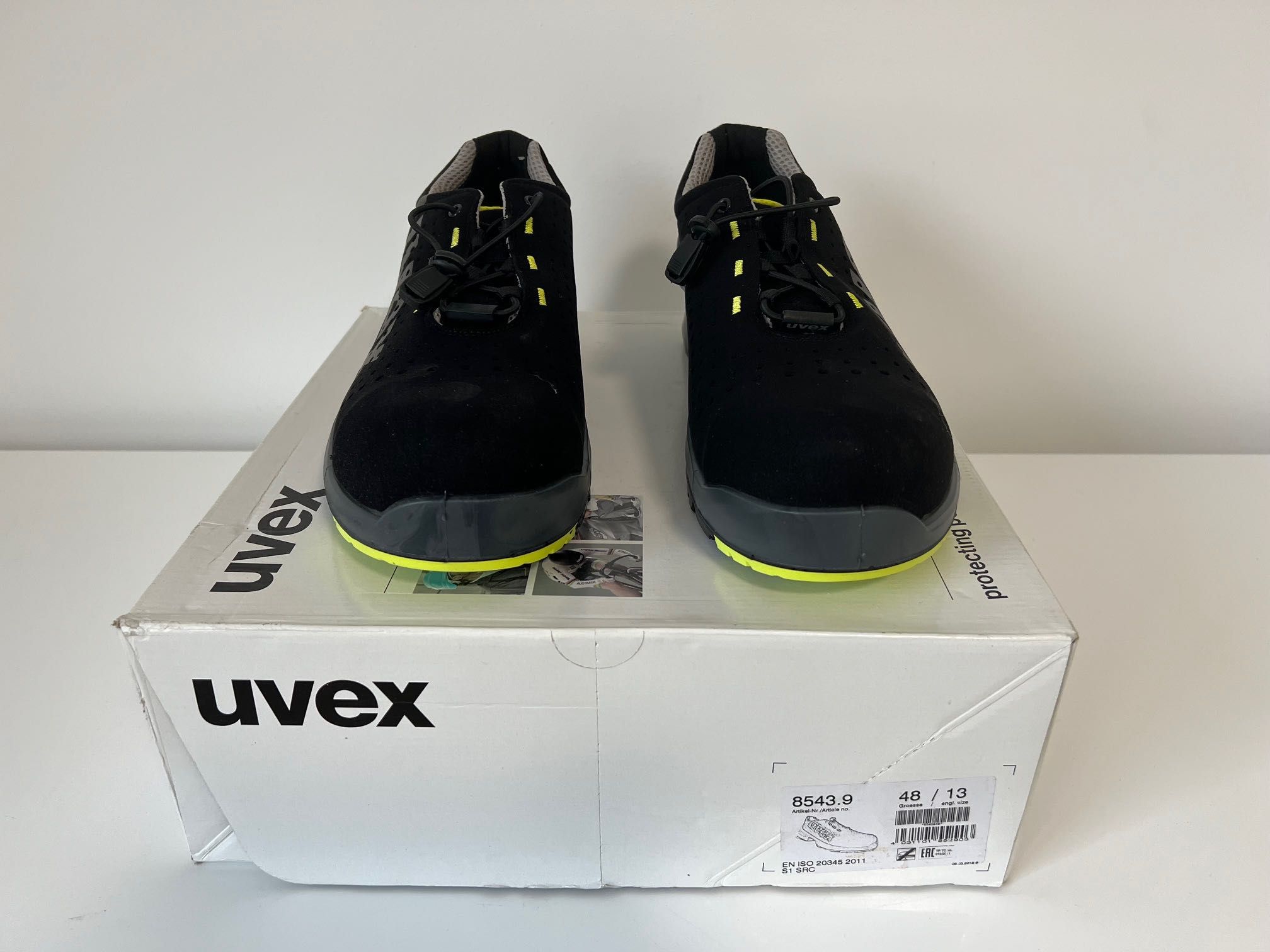 Pantofi Uvex marimea 48