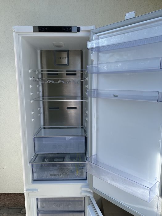 Combina frigorifica incorporabila Beko, 284L, inaltime 193 cm