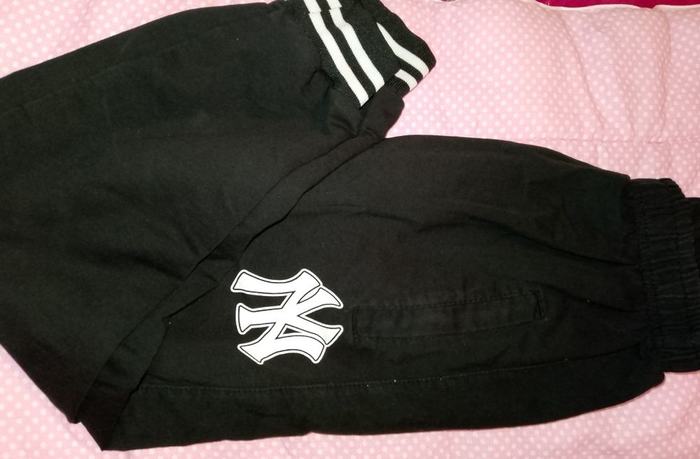 Продам спортивный костюм