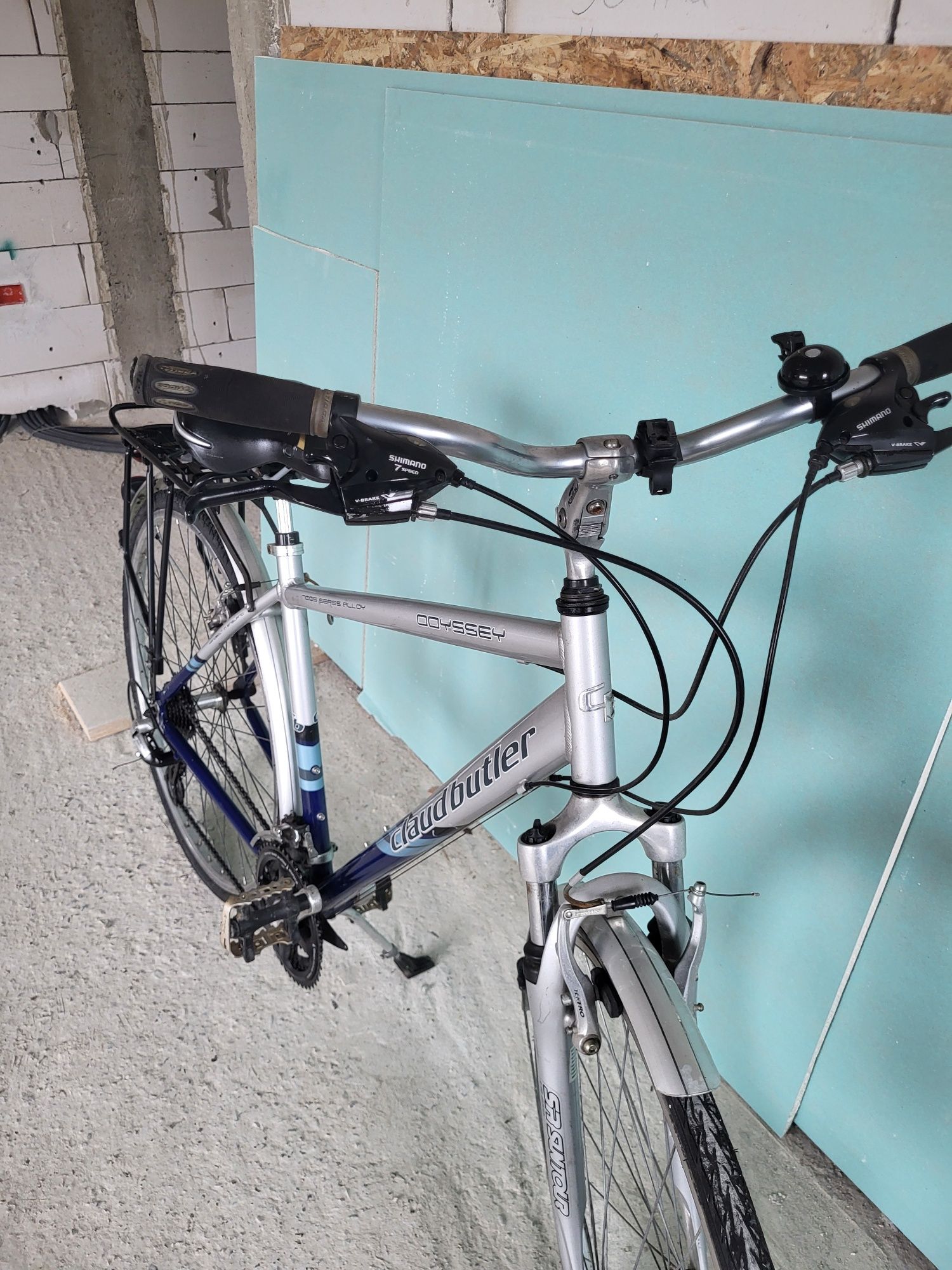 Vând Bicicleta de firma CLAUD BUTLER