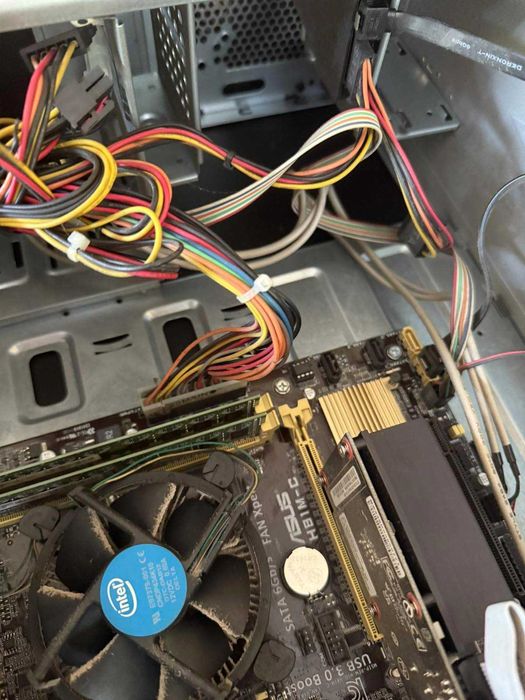 Настолен компютър  Intel Core i3-4330