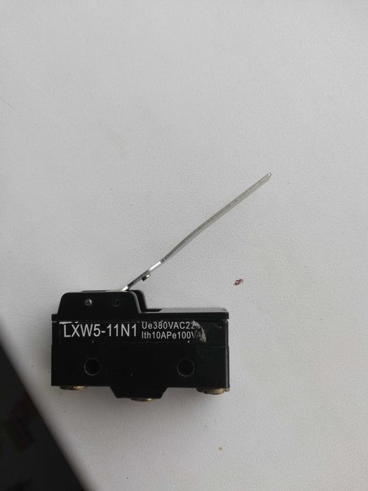 Продам конечные выключатели (концевики)LXW5-11N1


.